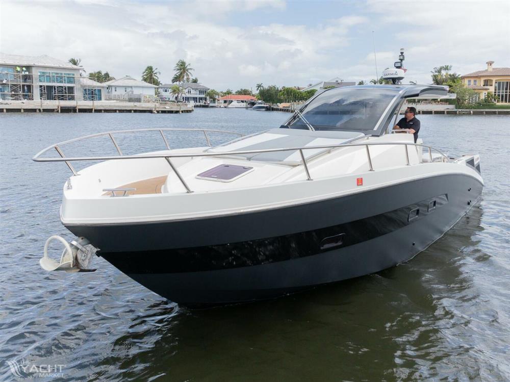 2011 Azimut