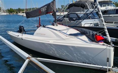 BENETEAU FIRST 18 SE