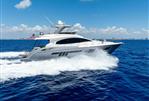 Lazzara Yachts 64