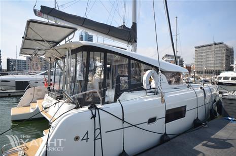 Lagoon 42