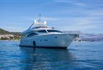 Ferretti Yachts 830