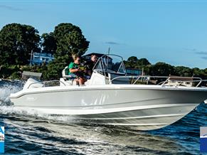 Boston Whaler 220 Dauntless