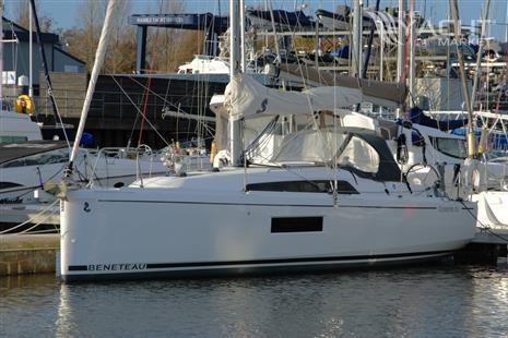 Beneteau Oceanis 30.1