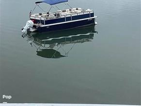 Nantucket Pontoon 23