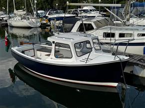 Plymouth Pilot 18
