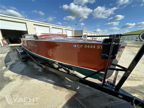 Chris-Craft Triple Cockpit