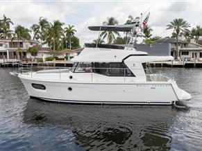 Beneteau Swift Trawler 35