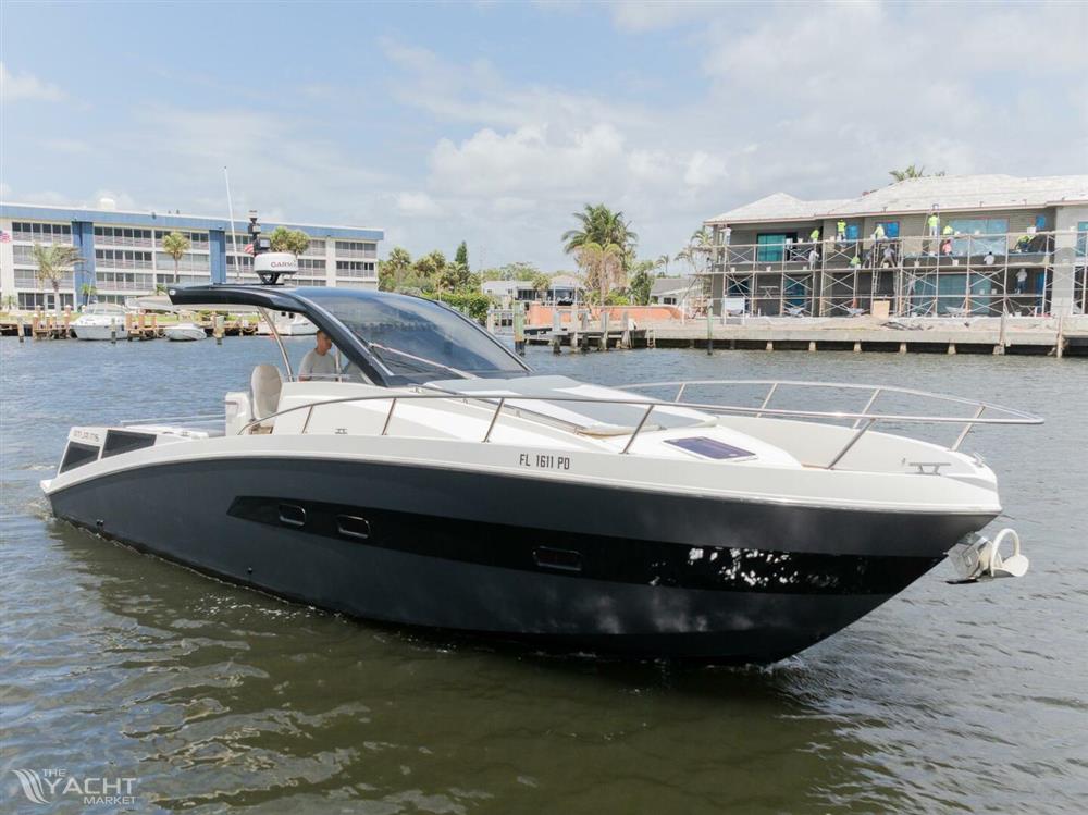 2011 Azimut