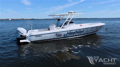 Intrepid 327 CC
