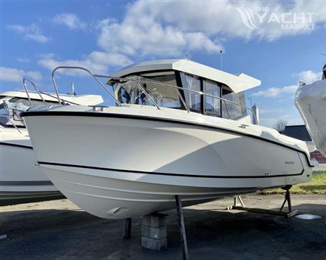 QUICKSILVER QUICKSILVER 805 PILOTHOUSE