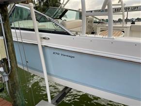 Boston Whaler  270 Vantage