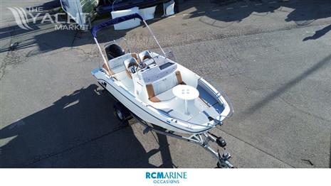 BENETEAU FLYER 6 SPACEDECK