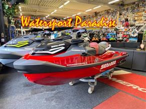 Sea-Doo RXT-X 325 Fiery Red Tech Package