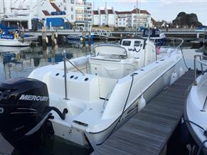 Boston Whaler 250 Outrage