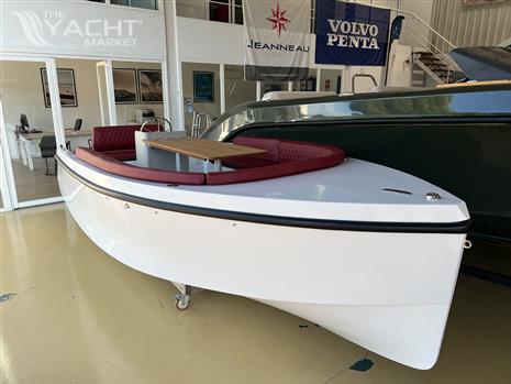RAND BOATS PICNIC 18