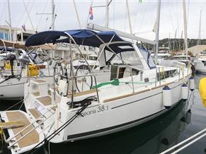 Beneteau Oceanis 38.1