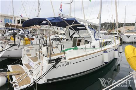 Beneteau Oceanis 38.1