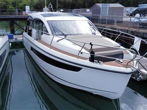 sealine c 335v