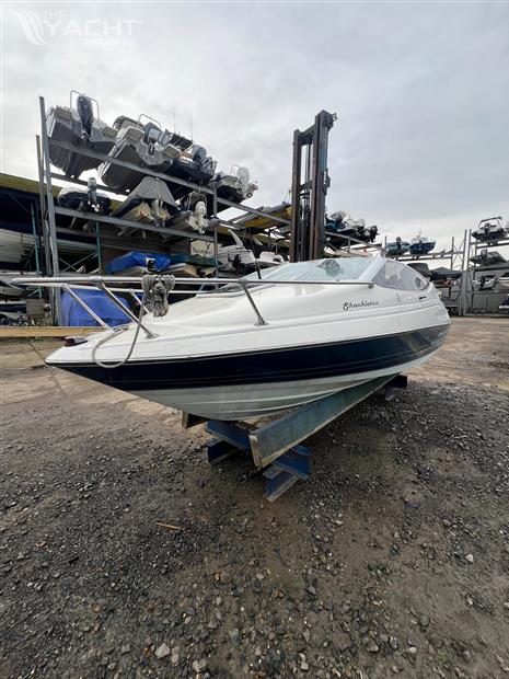 Bayliner Capri Cuddy &amp; Trailer