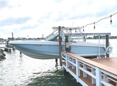 Boston Whaler  270 Vantage