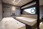 Sunseeker 88 Yacht - 38 - Twin Cabin