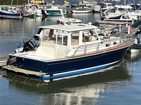 Grand Banks Eastbay 38