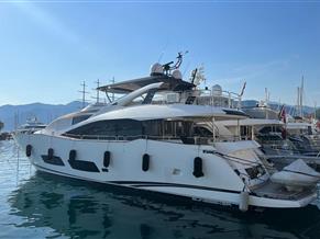 Sunseeker 28 Metre Yacht