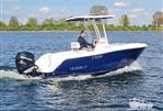 Robalo Center Console R222