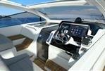 Sealine S390