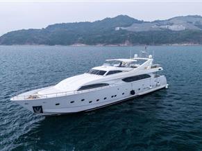 FERRETTI CUSTOM LINE 112