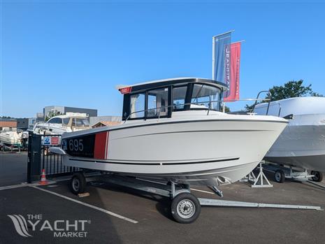 JEANNEAU MERRY FISHER 695 SPORT S&#201;RIE 2