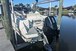 Boston Whaler 240 Vantage