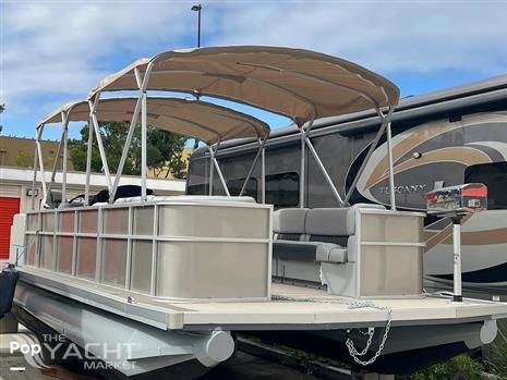 Custom Built 29 Party Barge - 2023 CUSTOM BUILT 29 PARTY BARGE