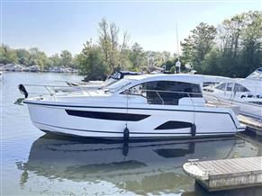Sealine C330
