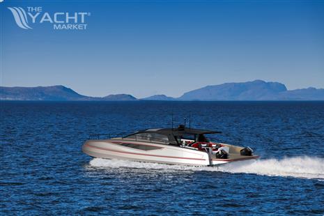 Infiniti Yachts &amp; Concept Yachts Infiniti Coupe Powercat - Coupe Version