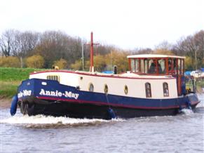 Sagar Marine Mini Luxe Dutch Barge