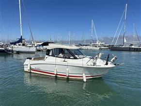 Beneteau Antares 680