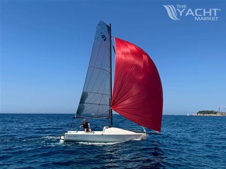 BENETEAU FIRST 18 SE