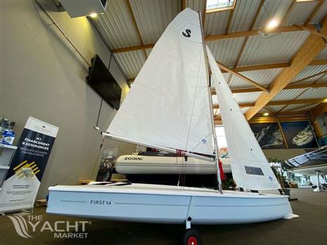 BENETEAU FIRST 14