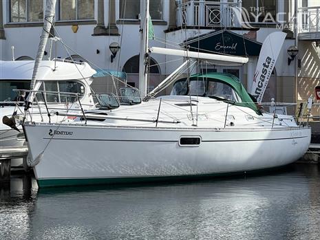 Beneteau Oceanis 321 - Default Image