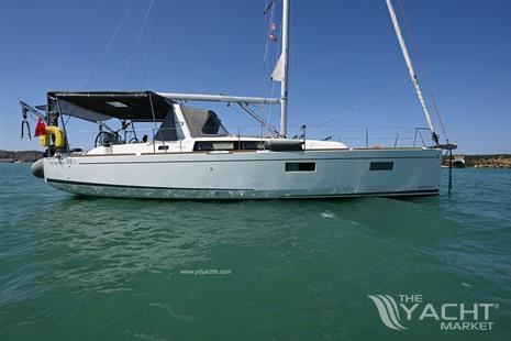 Beneteau Oceanis 38.1