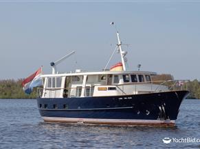 Feadship Canoe Stern