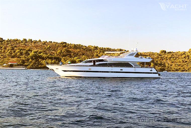 Elegance Yachts 76