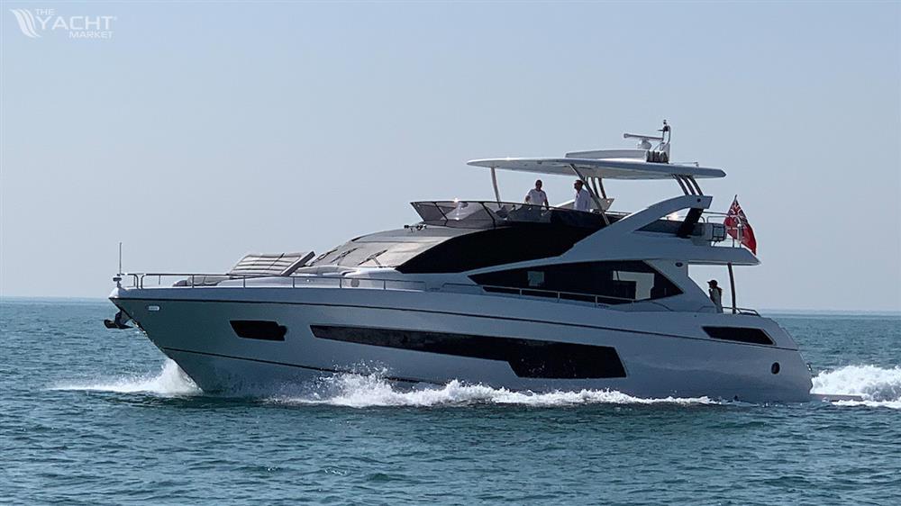 Sunseeker 75 Yacht - 01 - Main Image.jpg