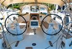 Bavaria Cruiser 37 - Cockpit