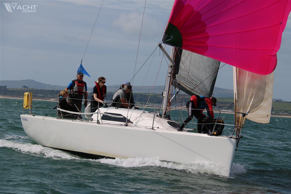 Projection yacht 920 Race boat