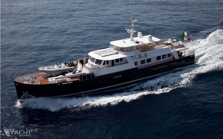 Explorer Trawler 33