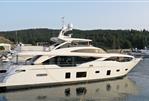 Princess 30M - Side view