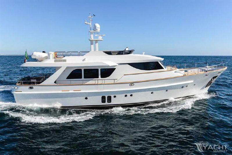 Explorer Trawler - Photo 0