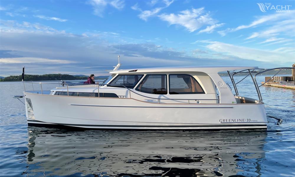 Greenline 33 Solar HYBRID